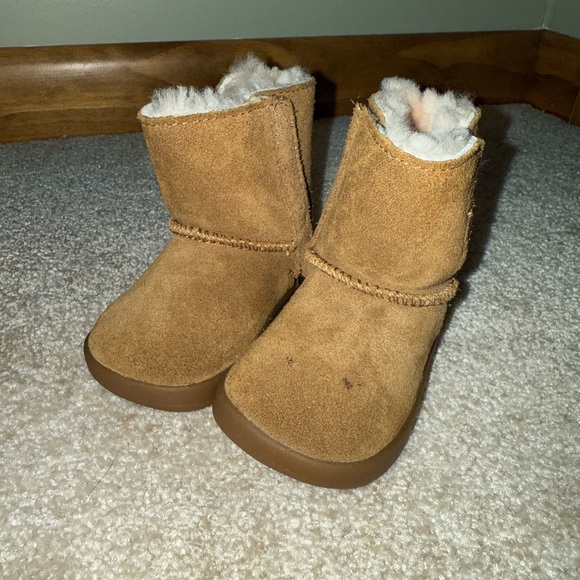 UGG Chestnut Keelan II Boots - GUC - Picture 2 of 8